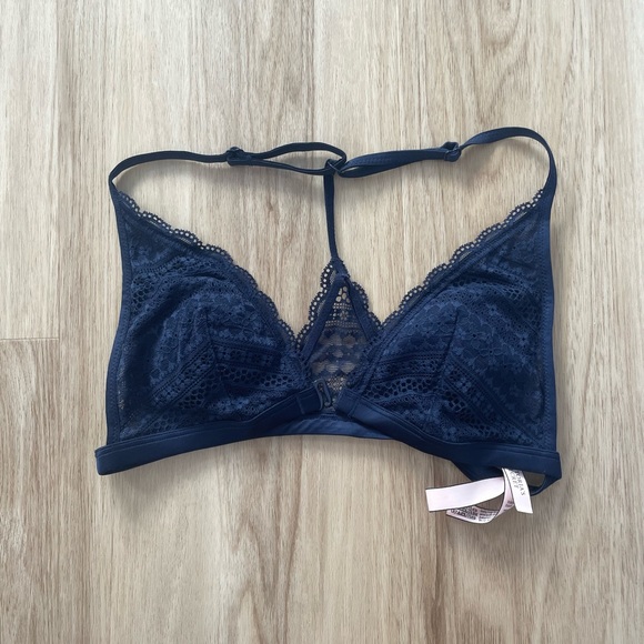 Victoria’s Secret navy front clasp lace triangle bralette - Picture 1 of 3